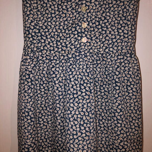 Forever 21 Floral Tank - Picture 2 of 6